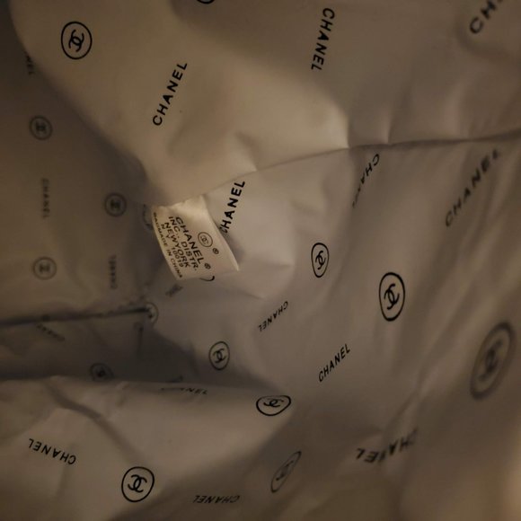 Authentic Chanel CC Beach Bucket Backpack/Tote Gift - Picture 9 of 9